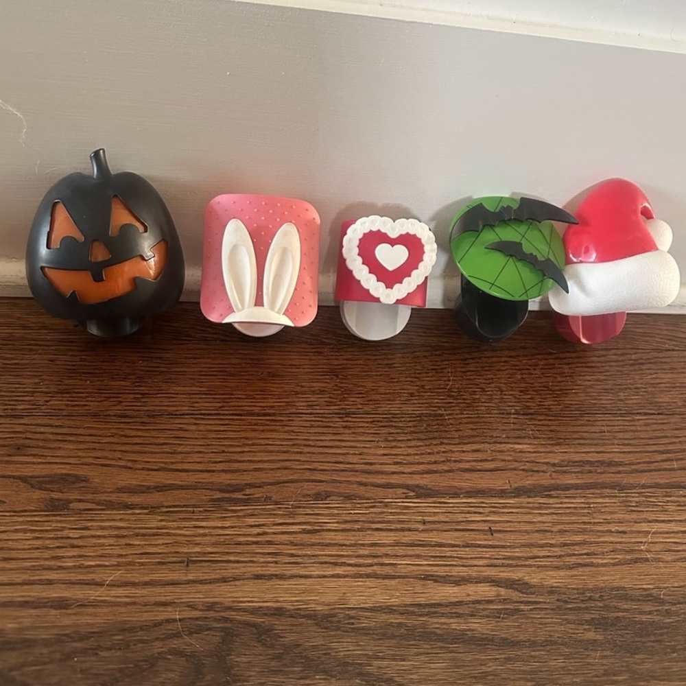 Yankee Candle: Set of 5 Seasonal Wallflower Plugs & 3 candle toppers